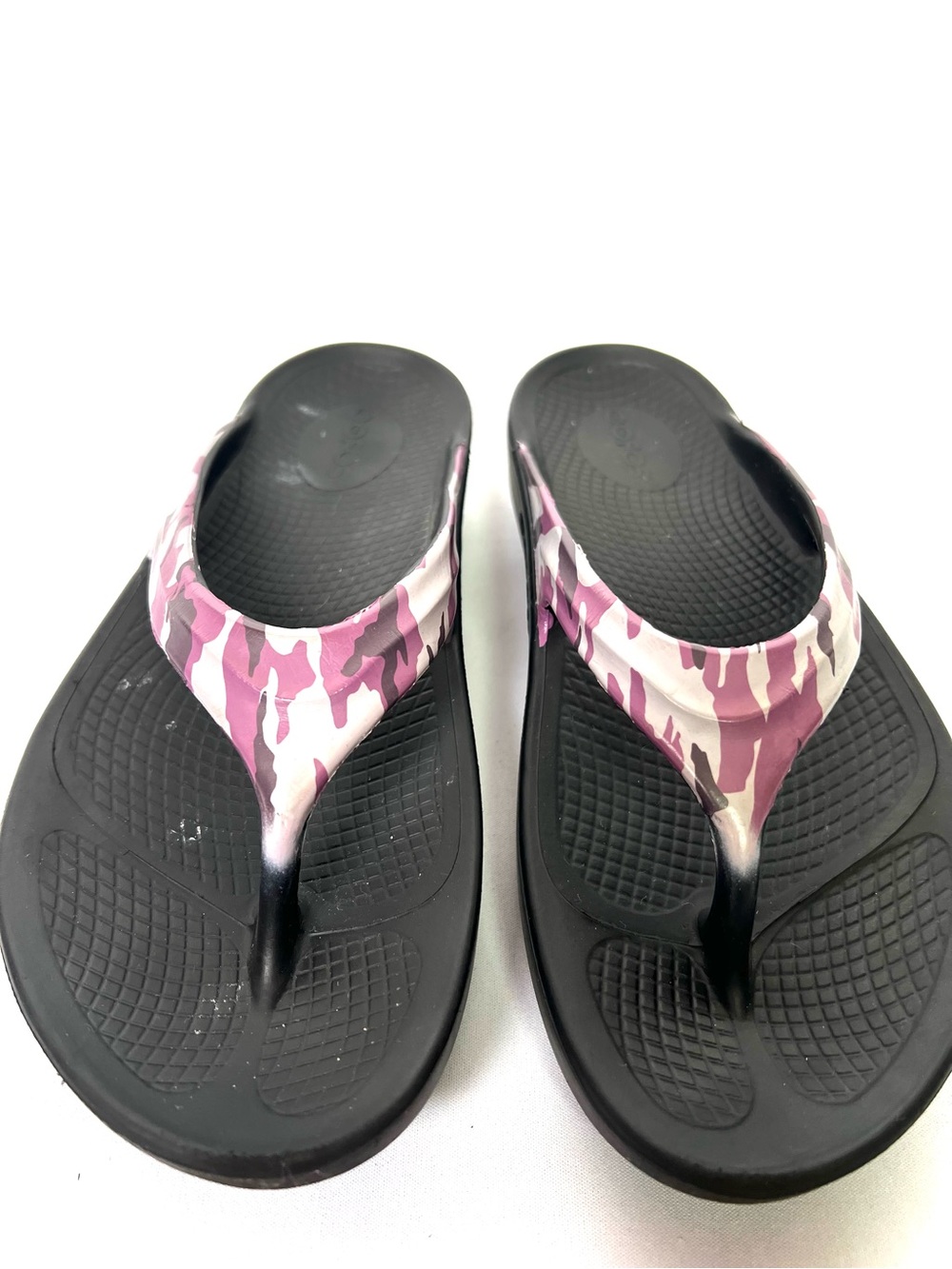 OOFOS OOlala Pink Camo Recovery Flip Flops Women’s Size 7 / EU 38